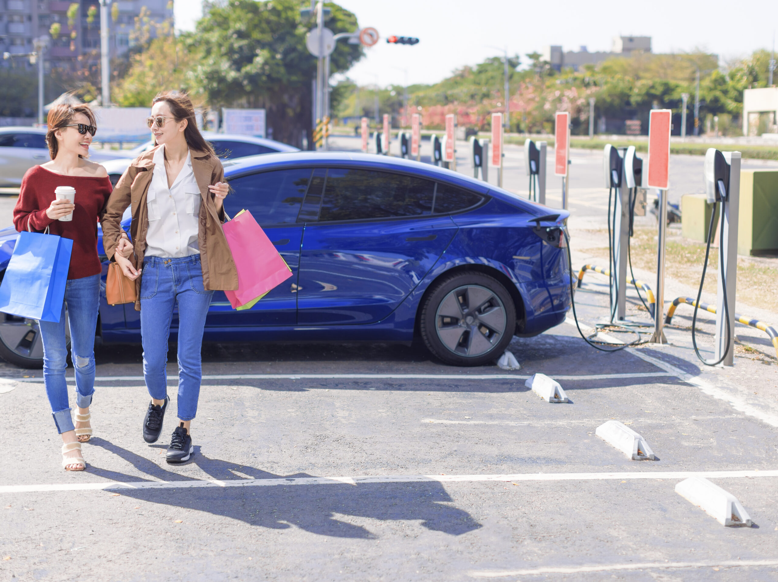 Shopping at retail location while car is charging